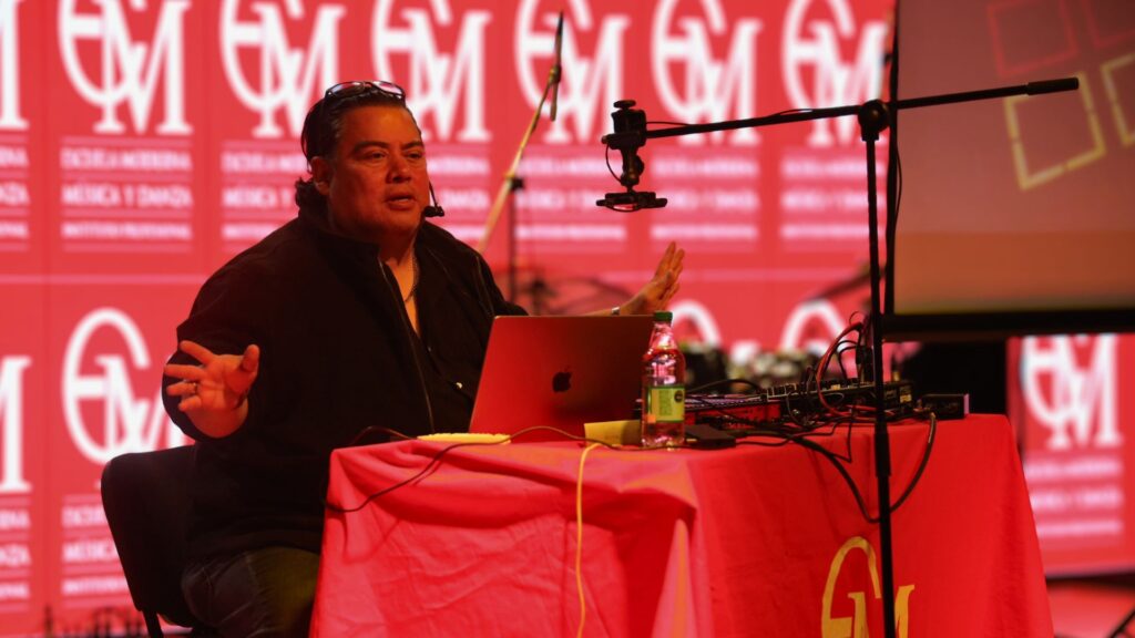 AKAI Gustavo Lozada
