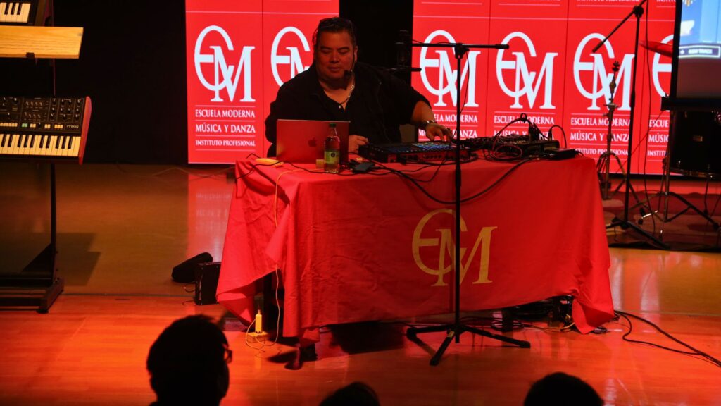 AKAI Gustavo Lozada
