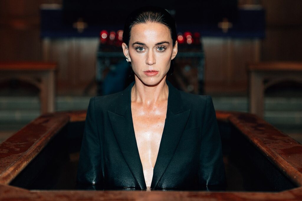 Katy Perry Watch it Burn
